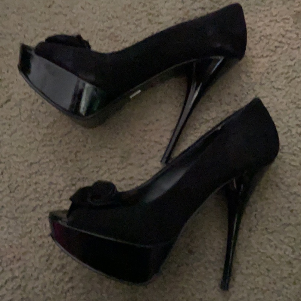 Heels - Picture 2 of 3